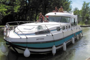 01-bateau-nicols-sedan-1310-12-places