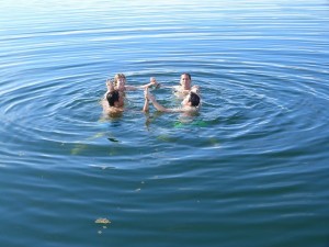 Dándonos un baño en el Lago Alqueva (Alentejo, Portugal)