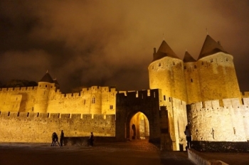 Eclairage nocturne cite Carcassonne - canal du midi
