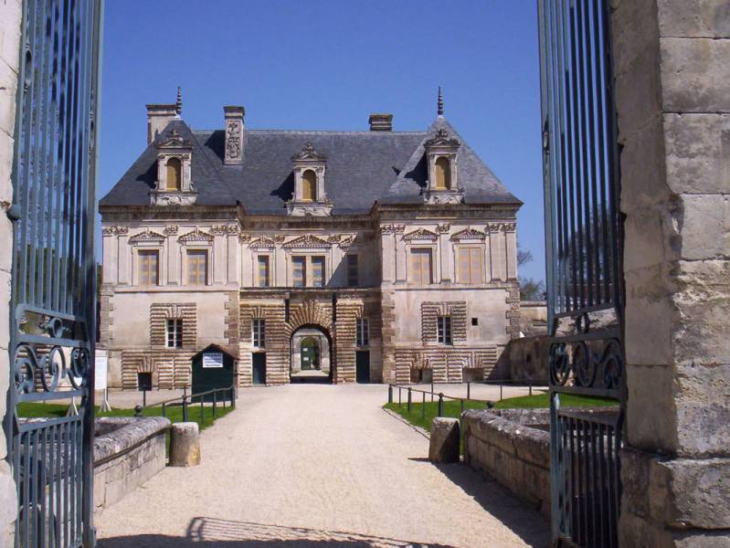 Une semaine : Canal de Bourgogne et Renaissance - à partir de 998 euros