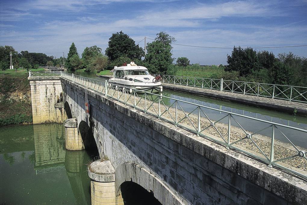 02-buzet-pont-canal