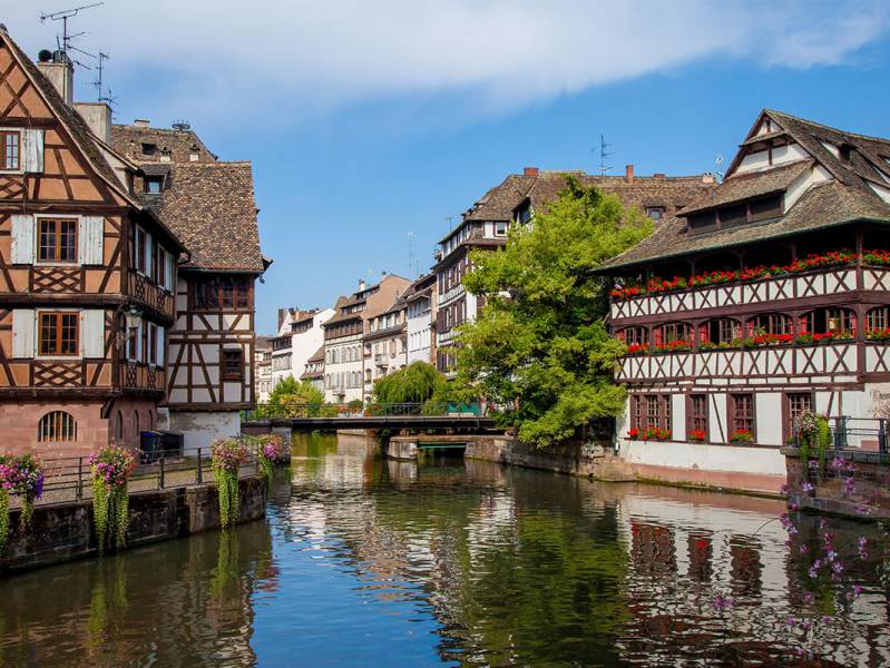 Une semaine : Cap vers Strasbourg : votre location de bateau au cœur de l’Alsace - à partir de 979 euros
