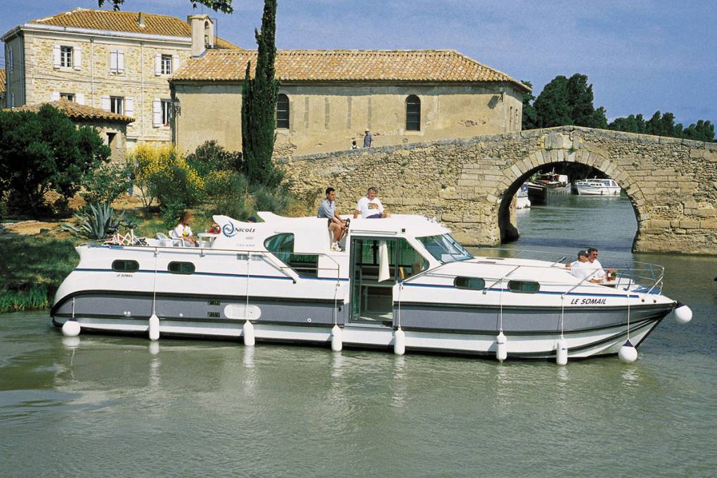 01-bateau-nicols-gamme-confort-1350-10-places