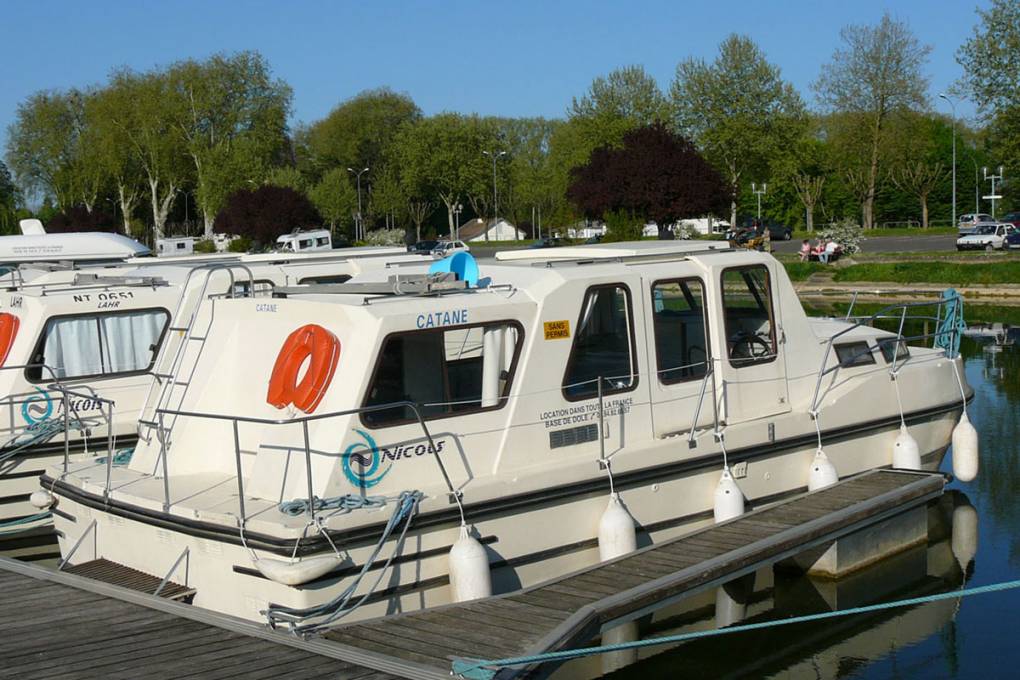 02-bateau-sans-permis-nicols-gamme-riviera-920